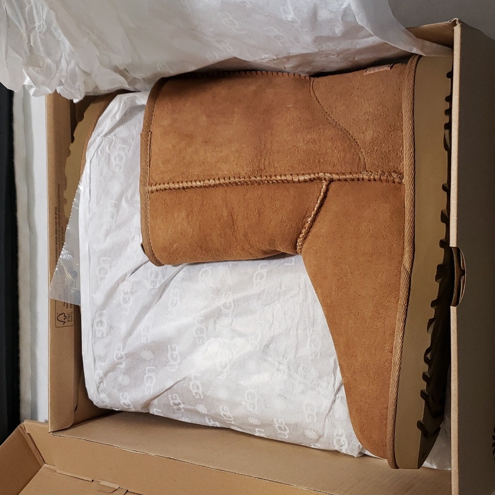 FINAL$ UGG Classic Short II Chestnut Suede Boots - Picture 9 of 9